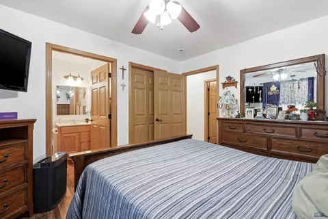 Bedroom - 6850 Mulberry Dr, Summerset, SD 57718 photo 2 of 6