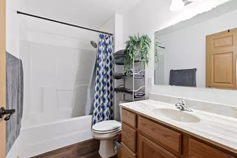 Bath - 6850 Mulberry Dr, Summerset, SD 57718 photo 2 of 2