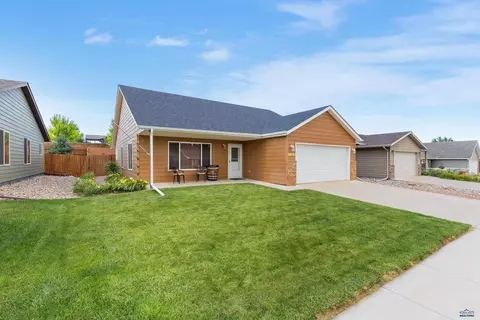 Exterior - 6850 Mulberry Dr, Summerset, SD 57718 photo 2 of 4