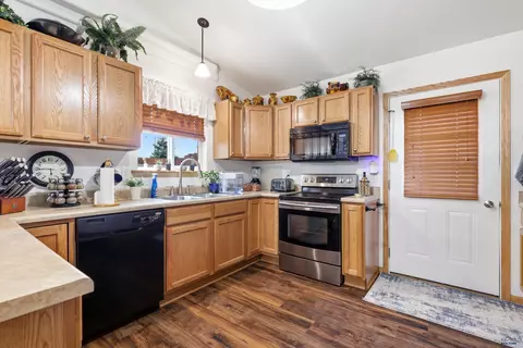 Kitchen - 6850 Mulberry Dr, Summerset, SD 57718 photo 3 of 4