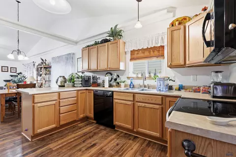 Kitchen - 6850 Mulberry Dr, Summerset, SD 57718 photo 4 of 4