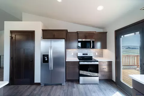 Kitchen - 549 Denali Dr, Box Elder, SD 57719 photo 4 of 6