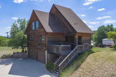 2233 Lincoln Ave, Hot Springs, SD 57747
