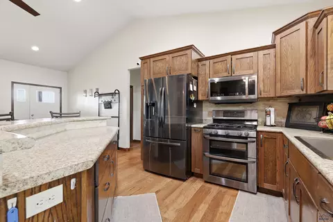 Kitchen - 10075 Laramie Ln, Summerset, SD 57718 photo 2 of 4