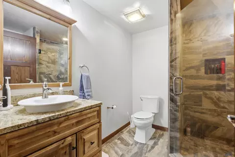 Bath - 10075 Laramie Ln, Summerset, SD 57718 photo 3 of 3