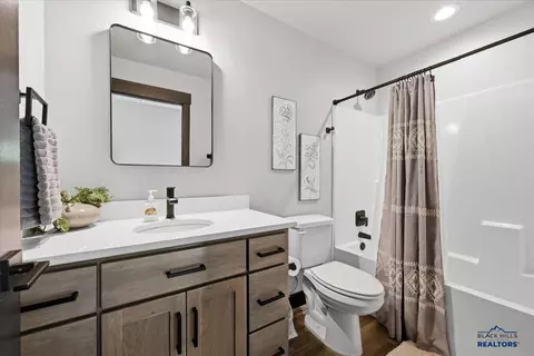 Bath - 21292 Embers Way, Lead, SD 57754 photo 2 of 2