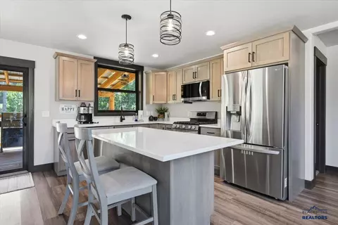 Kitchen - 21292 Embers Way, Lead, SD 57754 photo 1 of 2