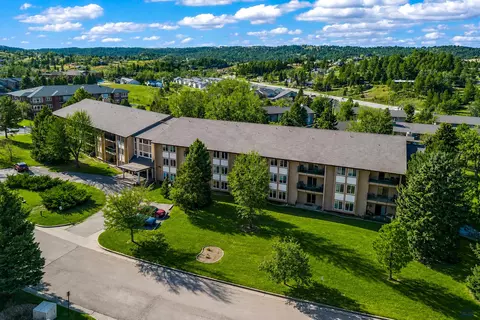 3964 Fairway Hills Dr, Rapid City, SD 57702