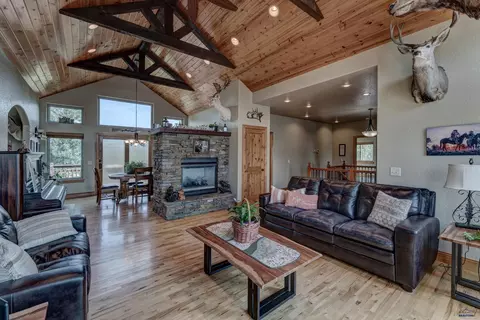 Living - 13596 Frontier Loop, Piedmont, SD 57769 photo 3 of 5