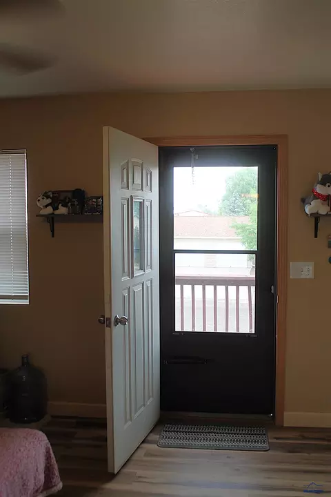 Entry Way - 504 Summit, Belle Fourche, SD 57717 photo 3 of 3