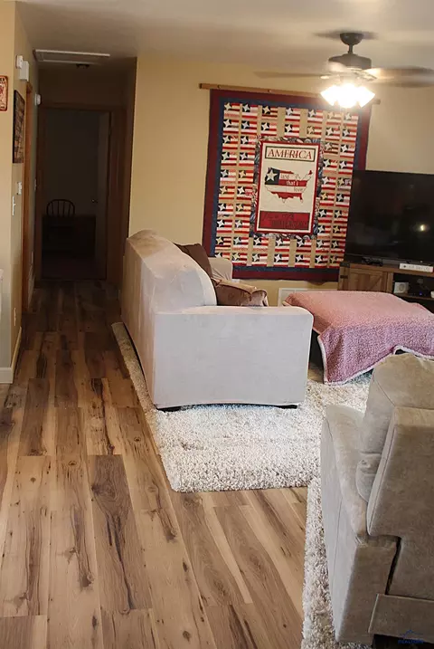 Entry Way - 504 Summit, Belle Fourche, SD 57717 photo 2 of 3