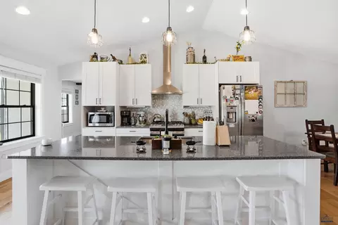 Kitchen - 212 Vilas, Hermosa, SD 57744 photo 2 of 5