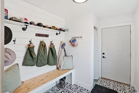Entry Way - 212 Vilas, Hermosa, SD 57744 photo 3 of 3
