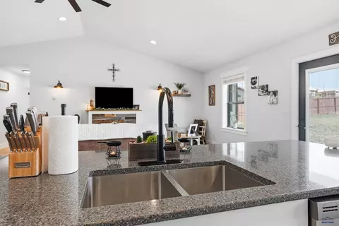 Kitchen - 212 Vilas, Hermosa, SD 57744 photo 5 of 5