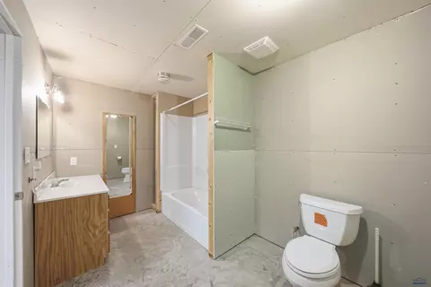 Bath - 15745 Hammerquist Rd, Caputa, SD 57725 photo 4 of 4