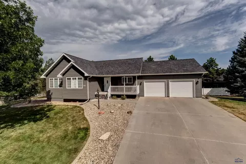 5420 Snowberry Ln, Rapid City, SD 57702