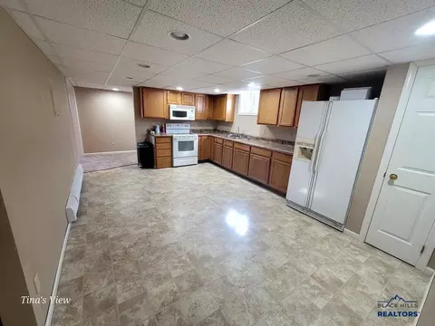 Kitchen - 3255 Old Belle Rd, Spearfish, SD 57783 photo 4 of 5