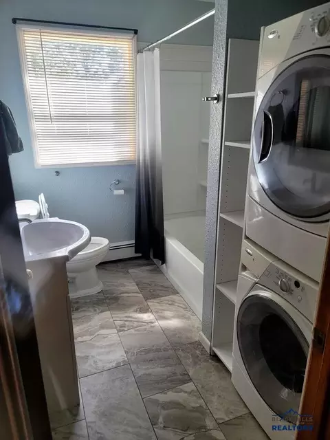 Bath - 3255 Old Belle Rd, Spearfish, SD 57783 photo 1 of 2