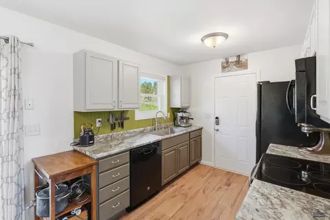 Kitchen - 6416 Fairway Dr, Black Hawk, SD 57718 photo 1 of 4