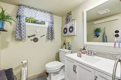 Bath - 416 Matthew St, Lead, SD 57754 photo 3 of 3