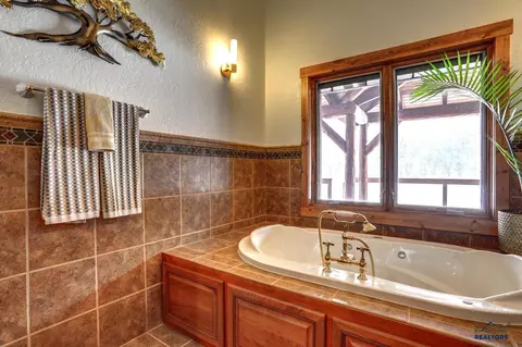 Bath - 12736 Nemo Rd, Nemo, SD 57759 photo 4 of 6