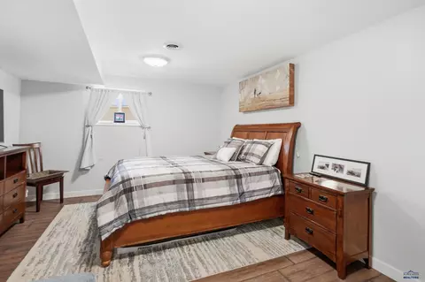 Bedroom - 11863 W Argyle Rd, Custer, SD 57730 photo 3 of 5