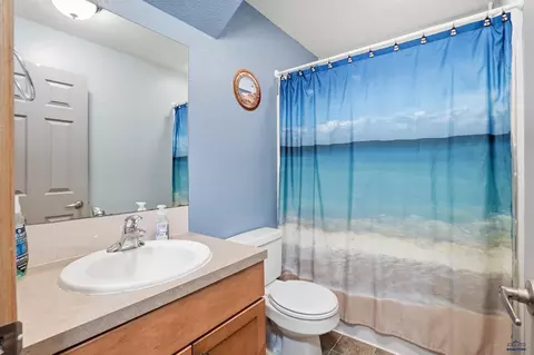 Bath - 7230 Castlewood Dr, Summerset, SD 57718 photo 4 of 5