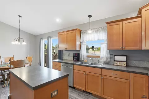 Kitchen - 7230 Castlewood Dr, Summerset, SD 57718 photo 4 of 4