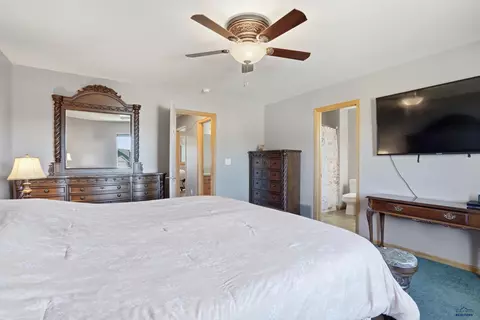 Bedroom - 7230 Castlewood Dr, Summerset, SD 57718 photo 2 of 3