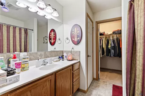 Bath - 10317 Willmington, Summerset, SD 57718 photo 1 of 3