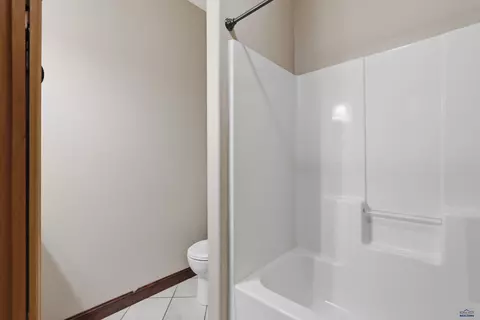 Bath - 7245 Castlewood Dr, Summerset, SD 57718 photo 3 of 4