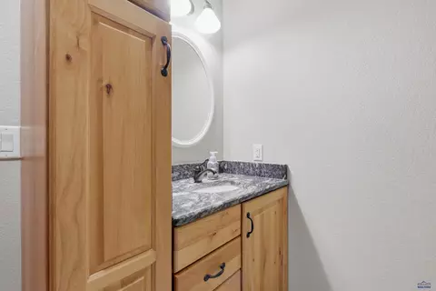 Bath - 7245 Castlewood Dr, Summerset, SD 57718 photo 2 of 4