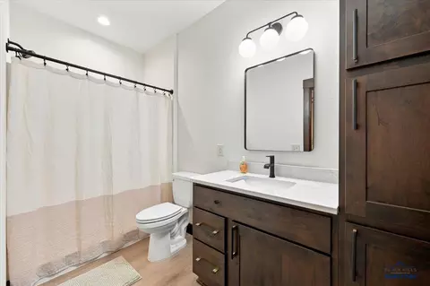 Bath - 11267 Westwind Ct, Lead, SD 57754 photo 3 of 5