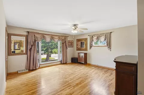 Living - 4719 Windsor Dr, Rapid City, SD 57702 photo 1 of 2