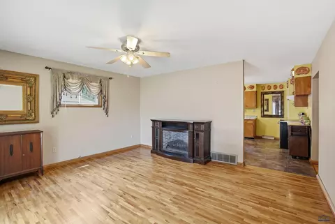 Living - 4719 Windsor Dr, Rapid City, SD 57702 photo 2 of 2
