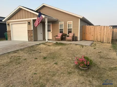 4114 Haralson Ln, Rapid City, SD 57703