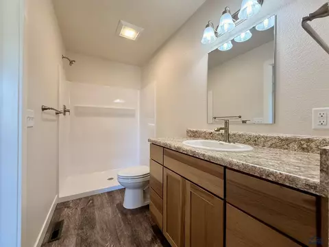 Bath - 827 Heritage Dr, Belle Fourche, SD 57717 photo 2 of 2
