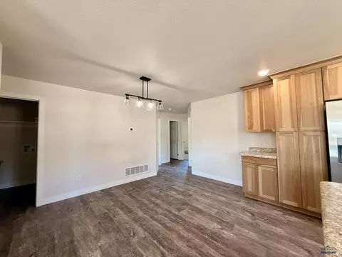 Dining - 827 Heritage Dr, Belle Fourche, SD 57717 photo 1 of 1