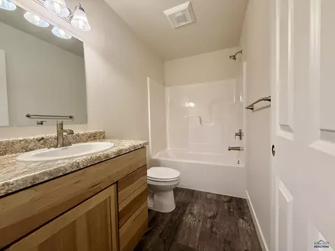 Bath - 827 Heritage Dr, Belle Fourche, SD 57717 photo 1 of 2