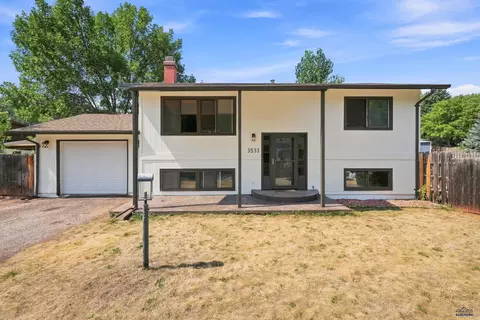 3533 Bristlecone Pl, Rapid City, SD 57702