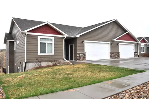 3029 Hoefer Ave, Rapid City, SD 57701