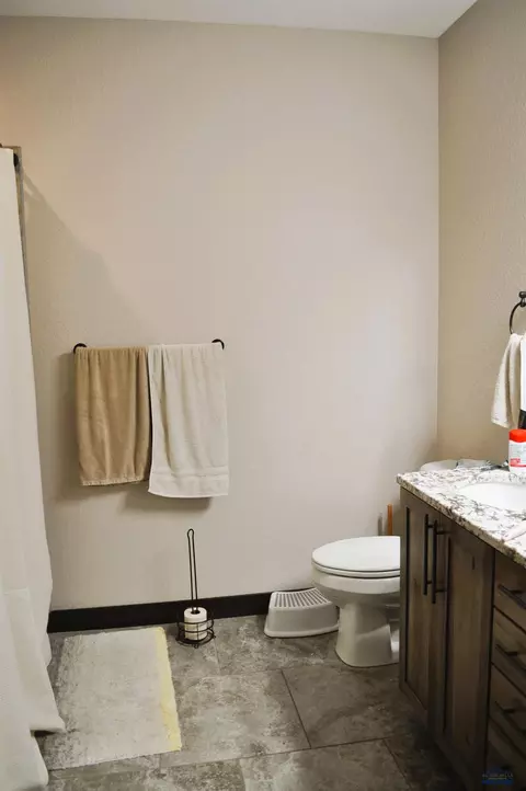 Bath - 3029 Hoefer Ave, Rapid City, SD 57701 photo 1 of 4