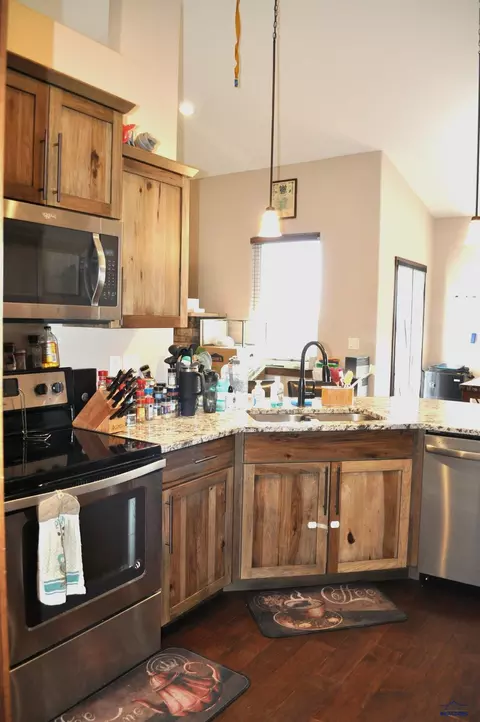 Kitchen - 3029 Hoefer Ave, Rapid City, SD 57701 photo 3 of 3