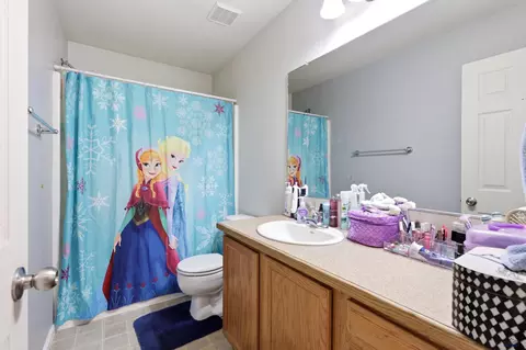Bath - 14965 Sun Valley Dr, Summerset, SD 57769 photo 4 of 5