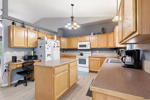 Kitchen - 14965 Sun Valley Dr, Summerset, SD 57769 photo 5 of 5