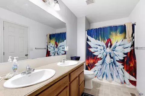 Bath - 14965 Sun Valley Dr, Summerset, SD 57769 photo 2 of 5