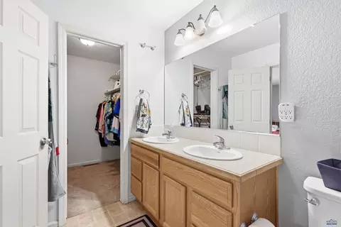 Bath - 14965 Sun Valley Dr, Summerset, SD 57769 photo 3 of 5