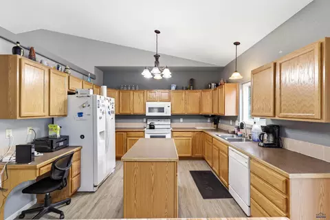 Kitchen - 14965 Sun Valley Dr, Summerset, SD 57769 photo 3 of 5