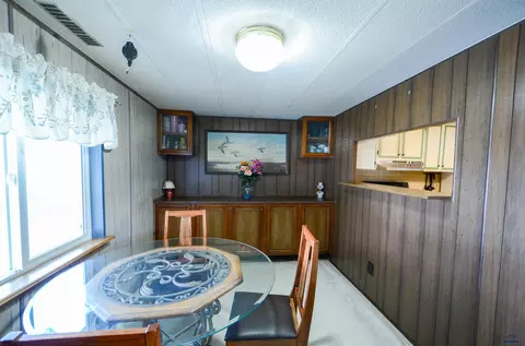 Dining - 202 N Elm Ave, Presho, SD 57568 photo 1 of 1