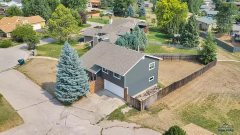 4511 Steamboat Cir, Rapid City, SD 57702
